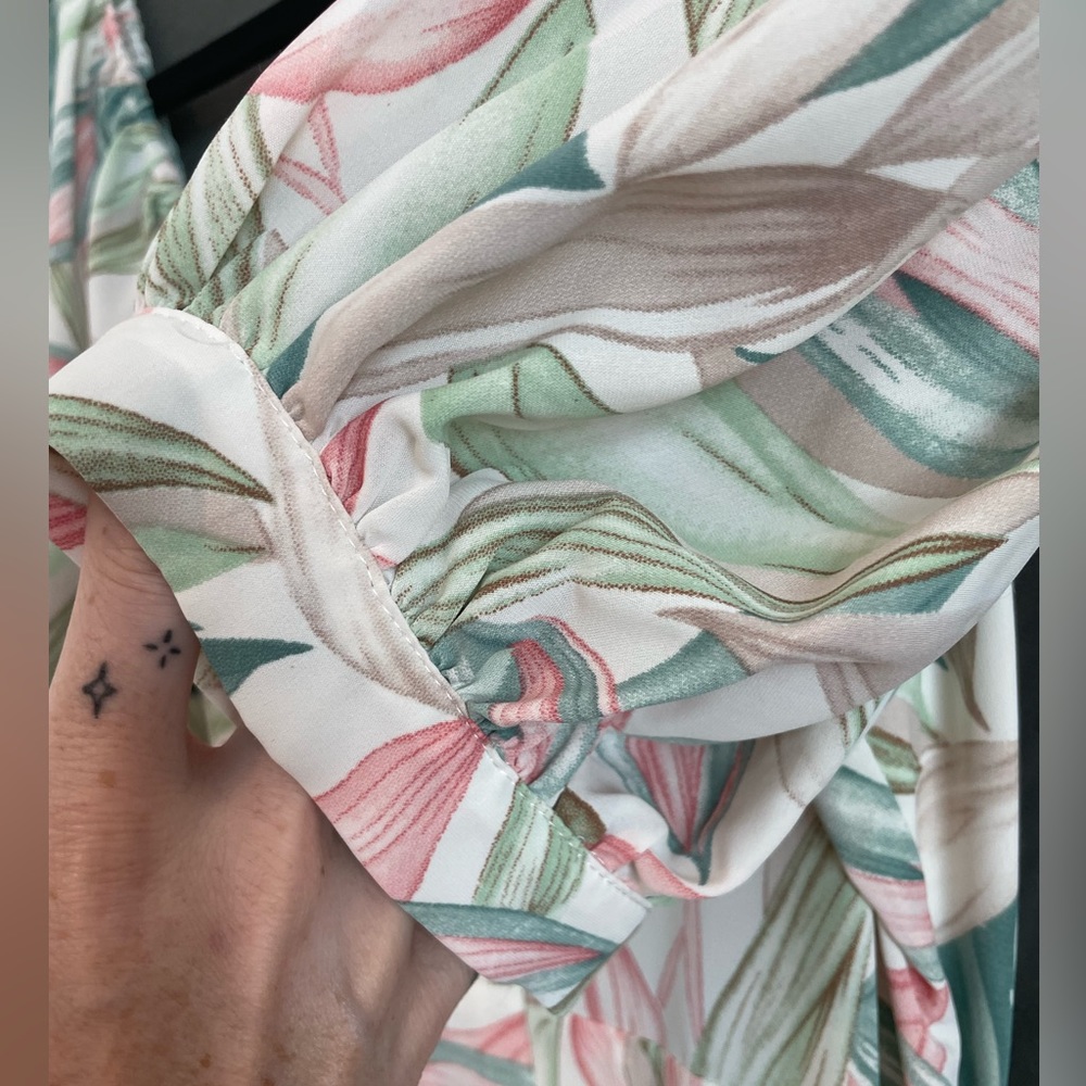 Lulu’s Thriving Moment White Floral Print Puff Sleeve Cutout Midi Dress, Medium - Picture 12 of 16